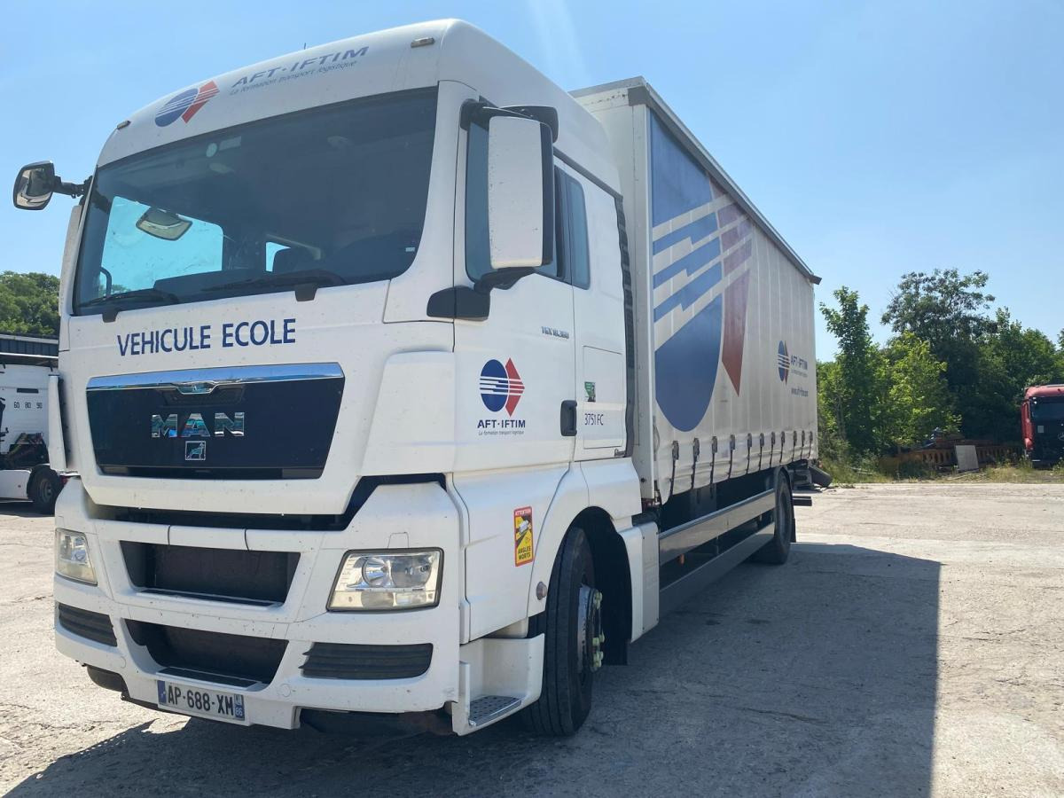 MAN TGX 18.360 - Curtainsider truck: picture 4 MAN TGX 18.360 - Curtainsider truck: picture 4
