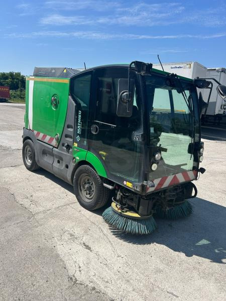 Mathieu Azura MC210 - Road sweeper: picture 1 Mathieu Azura MC210 - Road sweeper: picture 1