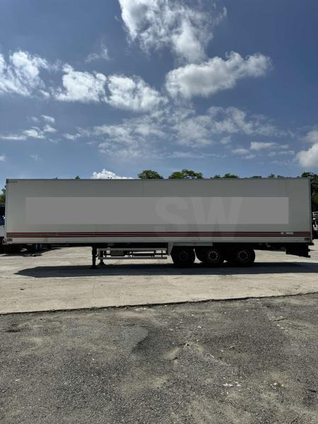 Samro - Isothermal semi-trailer: picture 4 Samro - Isothermal semi-trailer: picture 4