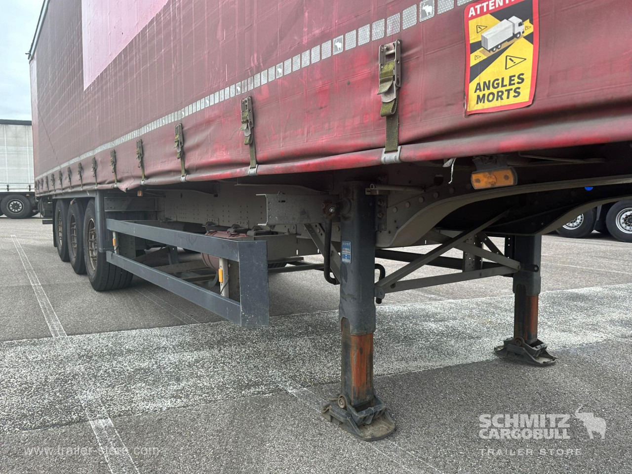 SCHMITZ Curtainsider Standard - Curtainsider semi-trailer: picture 3 SCHMITZ Curtainsider Standard - Curtainsider semi-trailer: picture 3