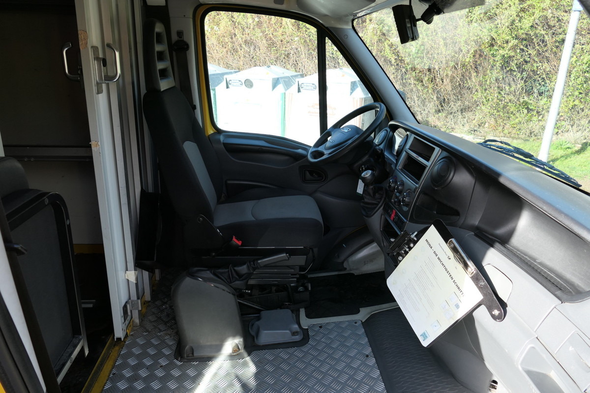 IVECO Daily 35 S11 C30C AUTOMATIK KAMERA Regale LUFT D - Box van: picture 5 IVECO Daily 35 S11 C30C AUTOMATIK KAMERA Regale LUFT D - Box van: picture 5