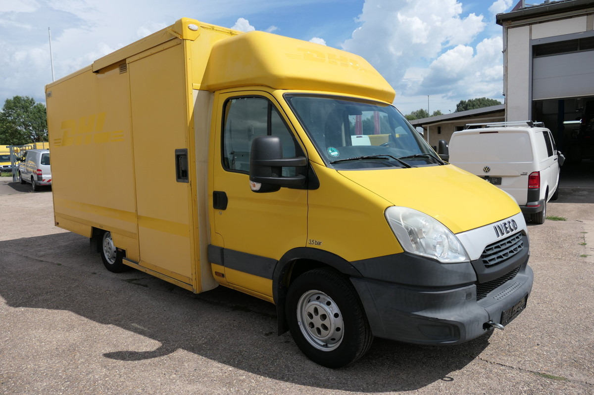 IVECO Daily 35 S11 C30C AUTOMATIK KAMERA Regale LUFT D - Box van: picture 2 IVECO Daily 35 S11 C30C AUTOMATIK KAMERA Regale LUFT D - Box van: picture 2