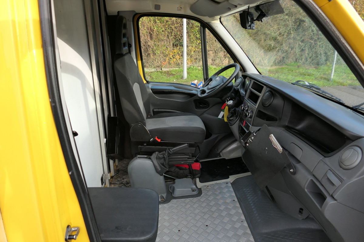 IVECO Daily 35 S11 C30C AUTOMATIK KAMERA Regale LUFT D - Box van: picture 5 IVECO Daily 35 S11 C30C AUTOMATIK KAMERA Regale LUFT D - Box van: picture 5