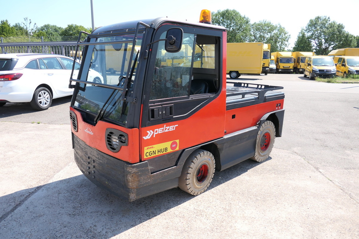 LINDE P250 Schlepper AHK Batterie 24/2021 Schiebetüren - Tow tractor: picture 2 LINDE P250 Schlepper AHK Batterie 24/2021 Schiebetüren - Tow tractor: picture 2