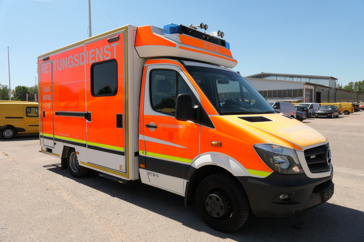 MERCEDES-BENZ Sprinter 519 CDI Klima Krankenwagen - Ambulance: picture 2 MERCEDES-BENZ Sprinter 519 CDI Klima Krankenwagen - Ambulance: picture 2