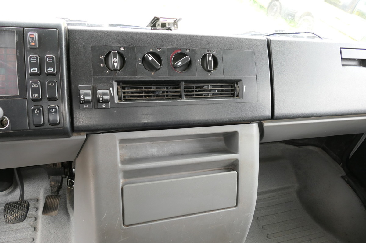 Tipper van MERCEDES-BENZ Vario 816D mit Ladekran 3 Sitzer Standheizung HI: picture 15