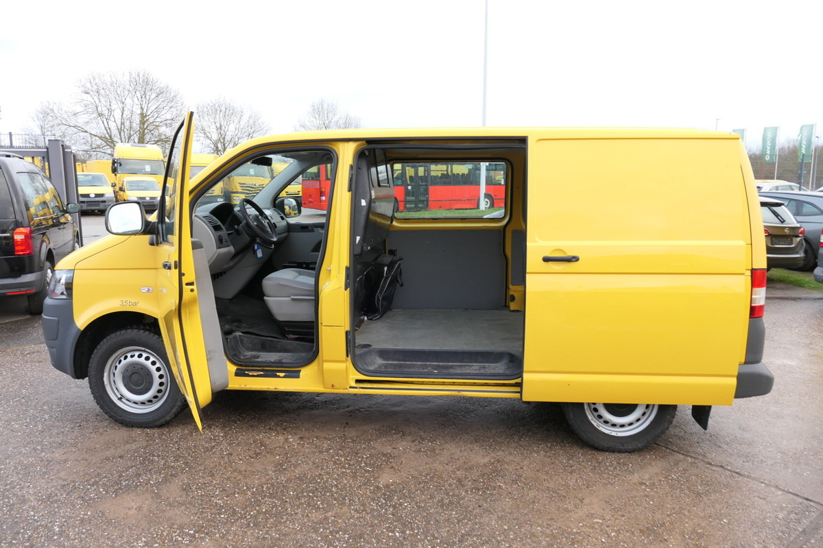 Interior photo 1: Small van VW T5 Transporter 2.0 TDI PARKTRONIK EURO-5 2xSCHIE