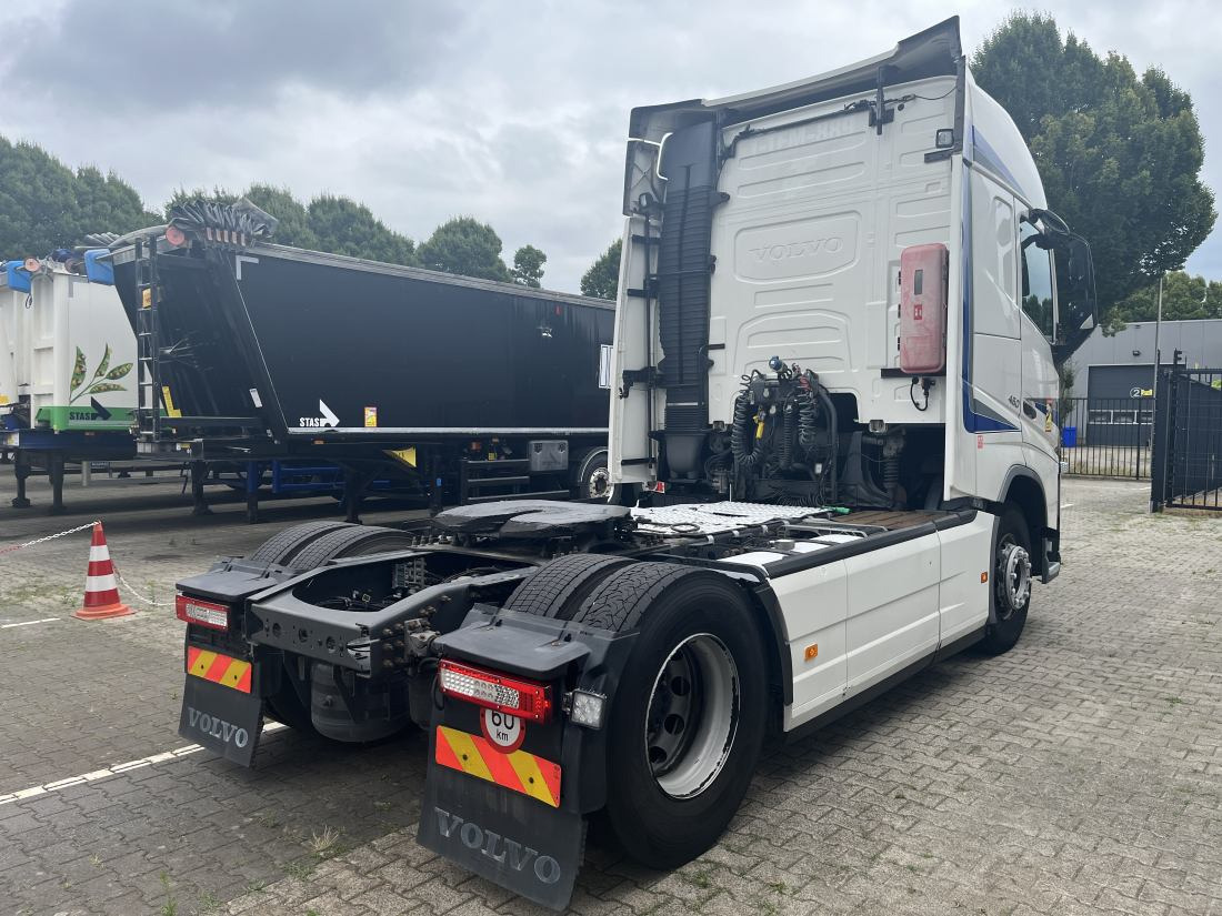 Volvo FH 460 4X2 Globetrotter - 604.000 Km. ADR - Tractor unit: picture 2 Volvo FH 460 4X2 Globetrotter - 604.000 Km. ADR - Tractor unit: picture 2