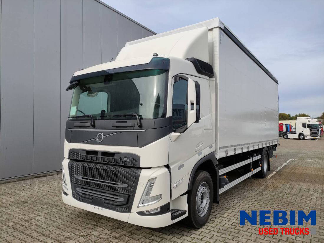 Volvo FM 330 4X2 - Curtainsider truck: picture 1 Volvo FM 330 4X2 - Curtainsider truck: picture 1