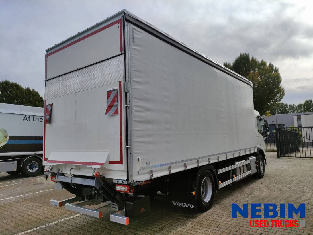 Volvo FM 330 4X2 - Curtainsider truck: picture 2 Volvo FM 330 4X2 - Curtainsider truck: picture 2