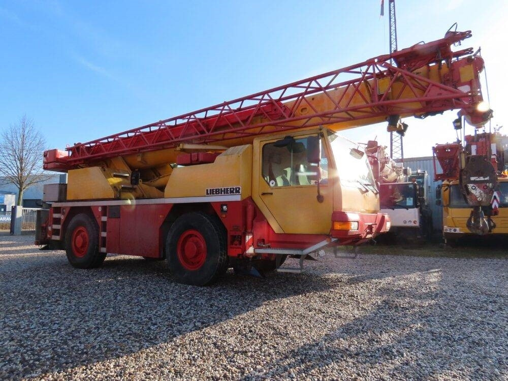 Liebherr LTM 1030-2.1 - All terrain crane: picture 4 Liebherr LTM 1030-2.1 - All terrain crane: picture 4