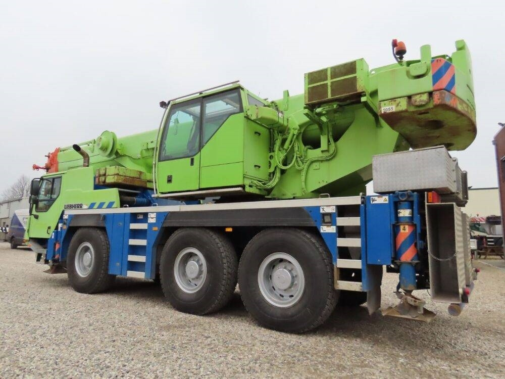 Liebherr LTM 1055-3.2 - All terrain crane: picture 3 Liebherr LTM 1055-3.2 - All terrain crane: picture 3