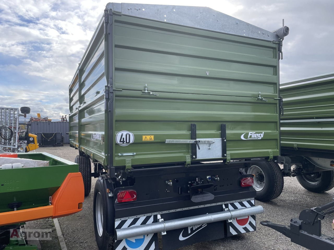 Fliegl DK 180 XL - Farm tipping trailer/ Dumper: picture 4 Fliegl DK 180 XL - Farm tipping trailer/ Dumper: picture 4