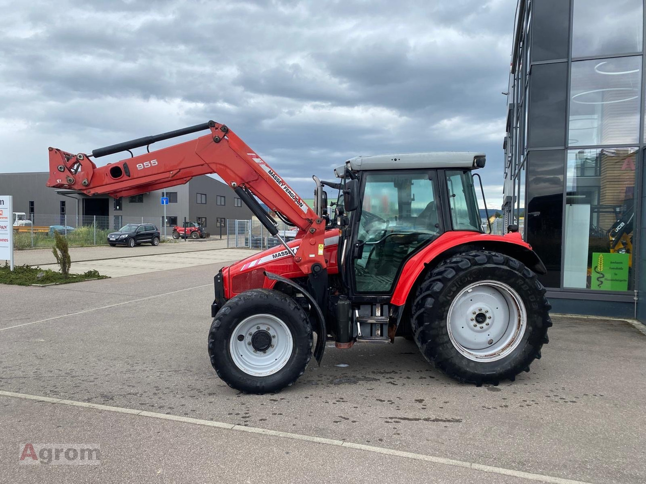 Massey Ferguson 5445 Dyna4 - Farm tractor: picture 2 Massey Ferguson 5445 Dyna4 - Farm tractor: picture 2