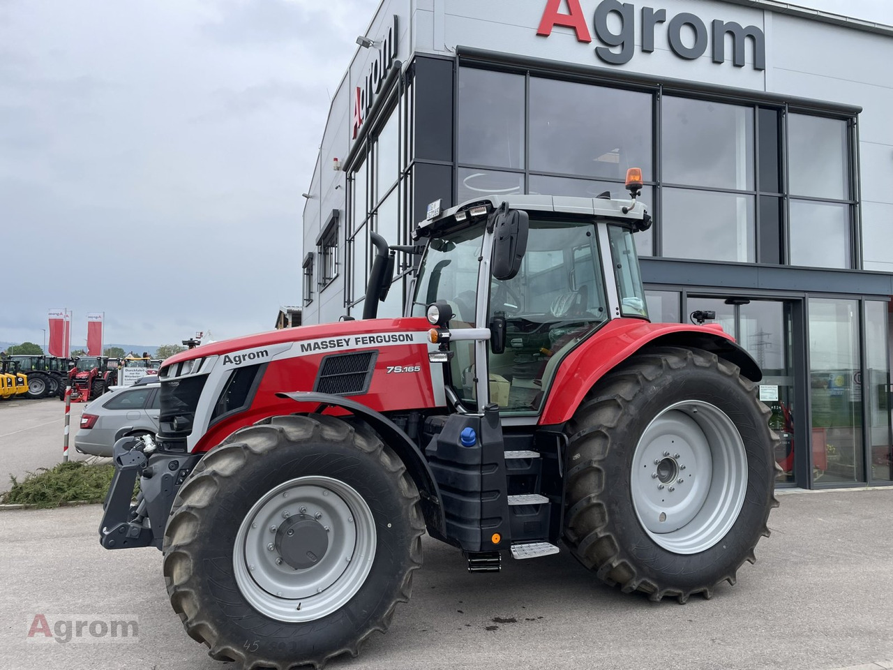 Massey Ferguson 7S.165 Dyna6 EFFICIENT - Farm tractor: picture 2 Massey Ferguson 7S.165 Dyna6 EFFICIENT - Farm tractor: picture 2
