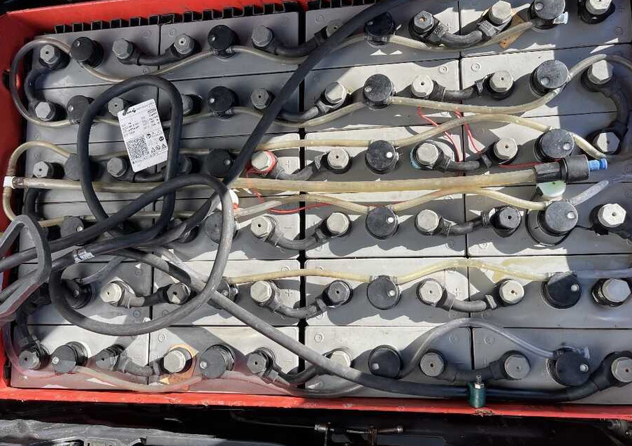 LINDE E 14-02/386 - Electric forklift: picture 2 LINDE E 14-02/386 - Electric forklift: picture 2