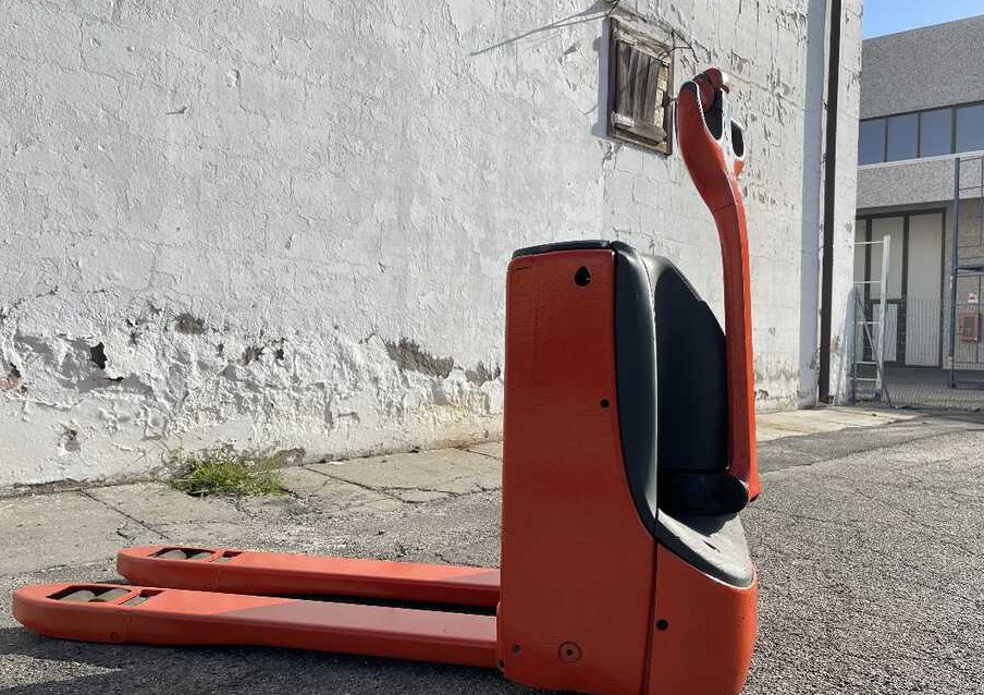 Linde T 16/1152 - Pallet truck: picture 2 Linde T 16/1152 - Pallet truck: picture 2
