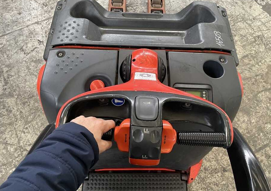 Linde T 20 AP -131 (batt. 2020) - Pallet truck: picture 3 Linde T 20 AP -131 (batt. 2020) - Pallet truck: picture 3