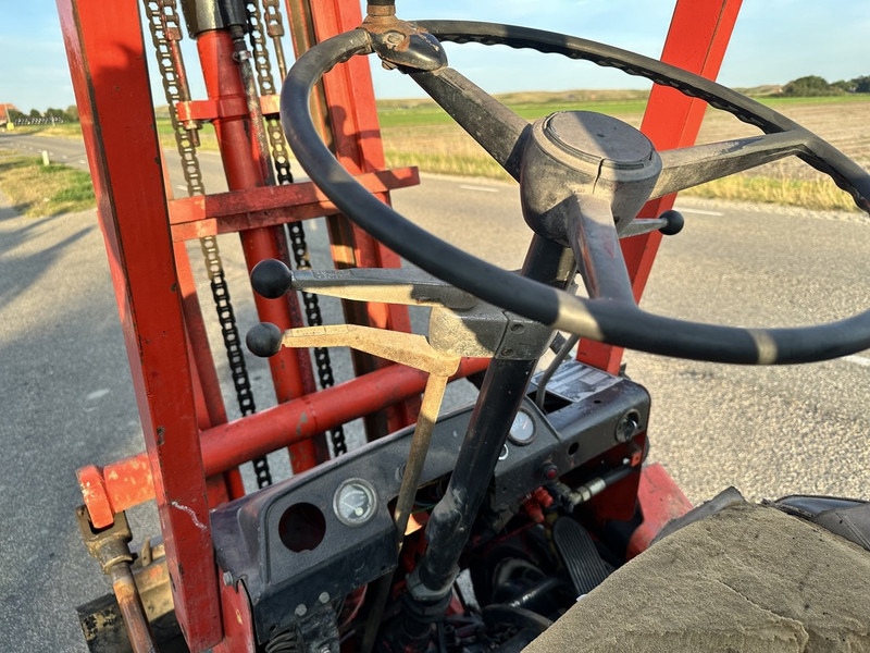 Clark DCY 40 - Diesel forklift: picture 4 Clark DCY 40 - Diesel forklift: picture 4