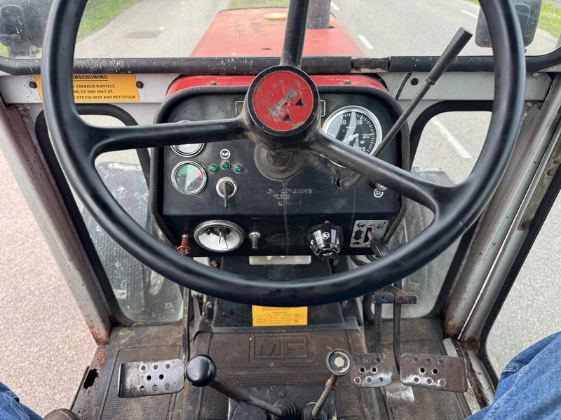 Farm tractor Massey Ferguson 590: picture 5