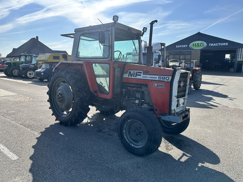 Massey Ferguson 590 - Farm tractor: picture 3 Massey Ferguson 590 - Farm tractor: picture 3