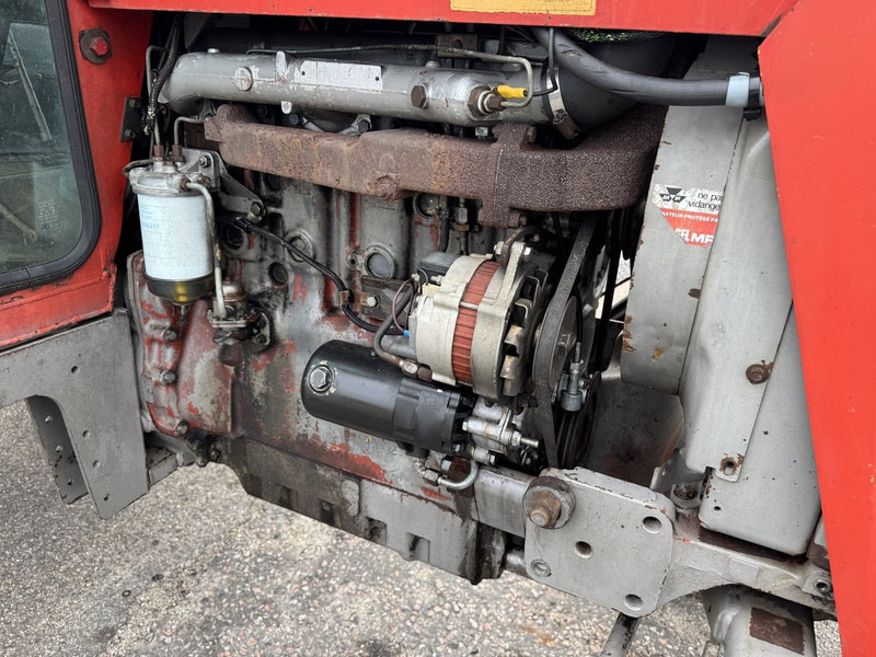 Farm tractor Massey Ferguson 590: picture 13