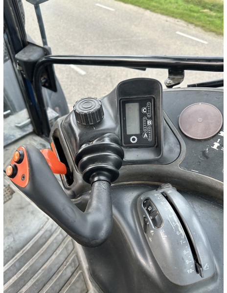 New Holland TM 135 - Farm tractor: picture 5 New Holland TM 135 - Farm tractor: picture 5