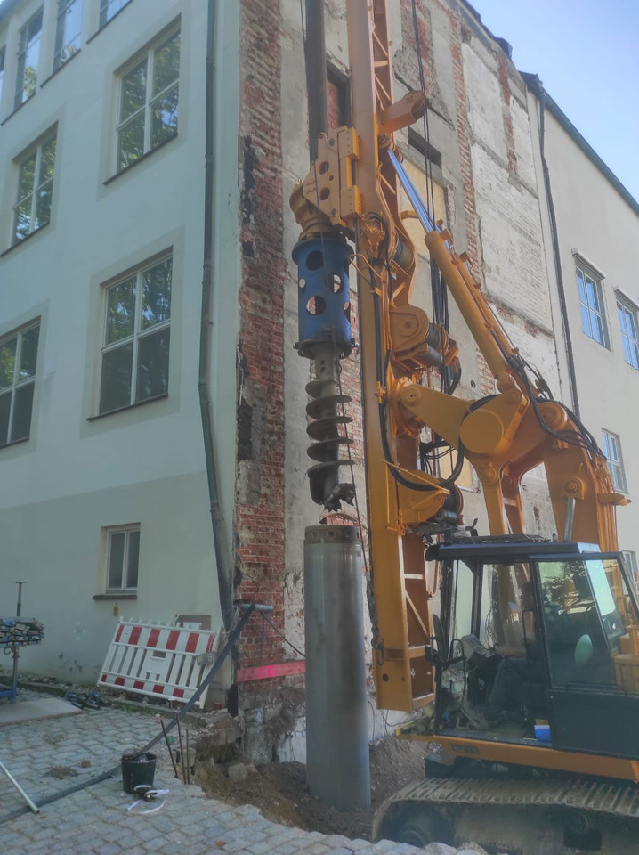 Bauer BG 9H - Drilling rig: picture 5 Bauer BG 9H - Drilling rig: picture 5