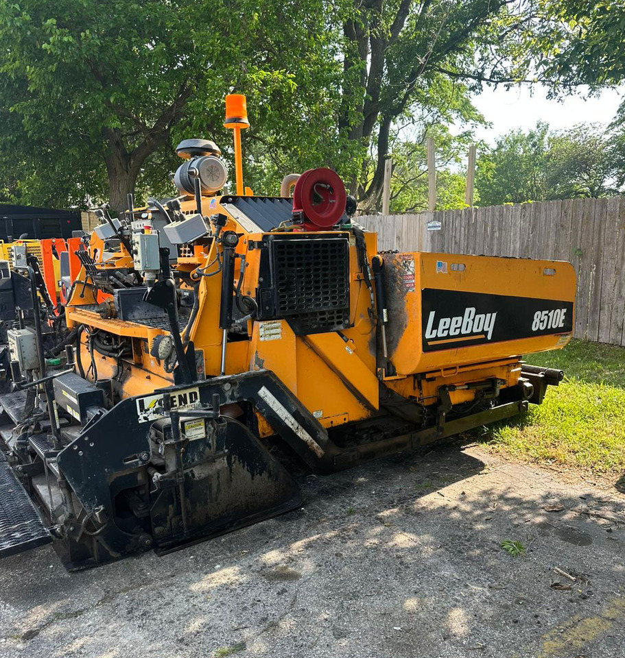 Leeboy 8510E - Asphalt paver: picture 1 Leeboy 8510E - Asphalt paver: picture 1