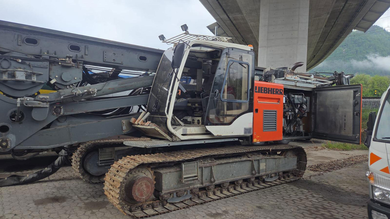 Liebherr LB16 - Pile driver: picture 3 Liebherr LB16 - Pile driver: picture 3