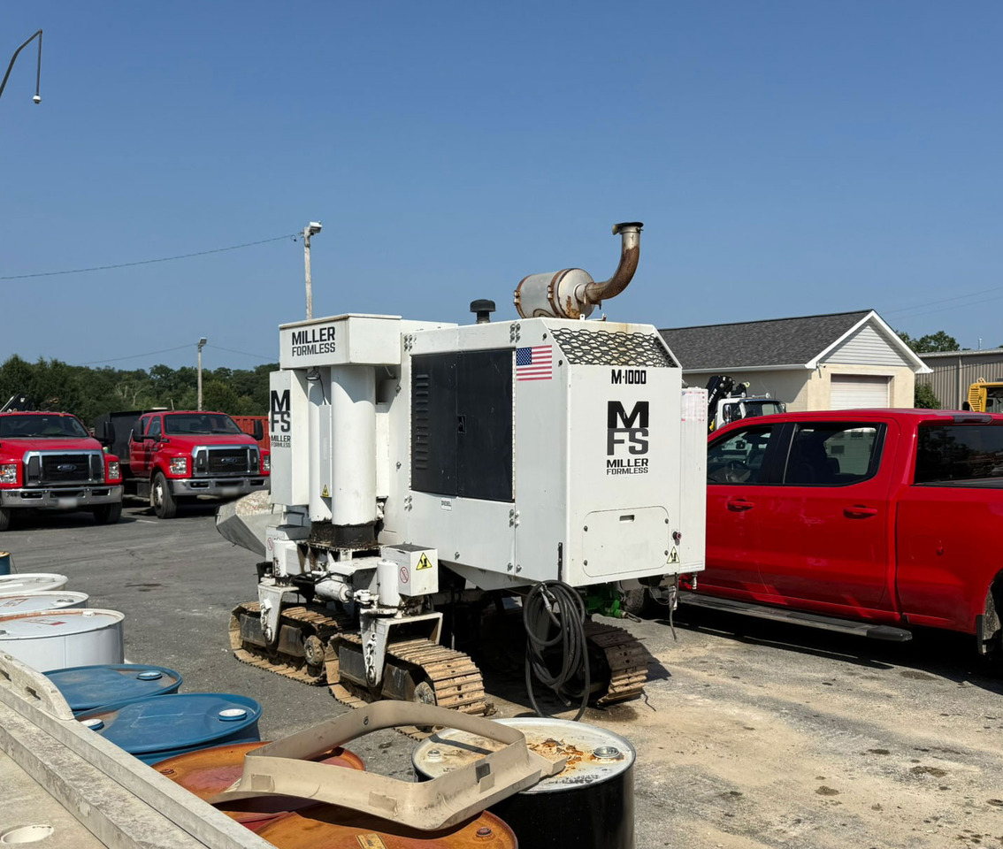 Miller Formless M-1000 - Asphalt paver: picture 2 Miller Formless M-1000 - Asphalt paver: picture 2