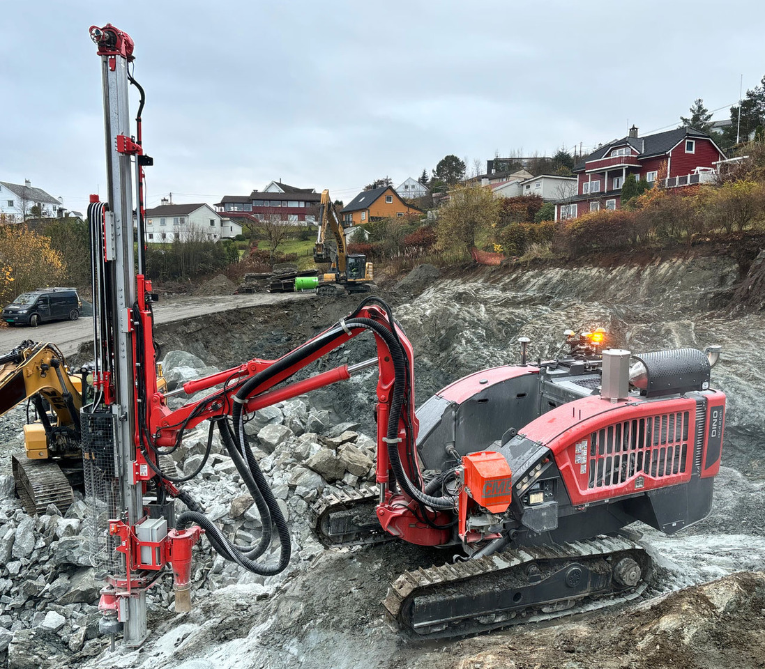 Sandvik Dino DC420Ri S5 - Drilling rig: picture 1 Sandvik Dino DC420Ri S5 - Drilling rig: picture 1