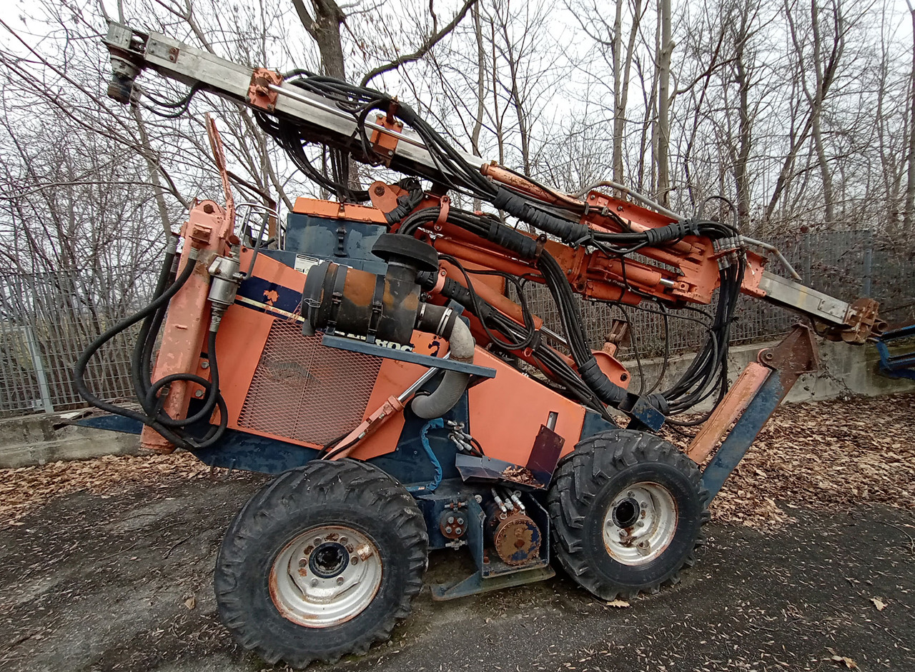 Tamrock Commando 300 - Drilling rig: picture 3 Tamrock Commando 300 - Drilling rig: picture 3