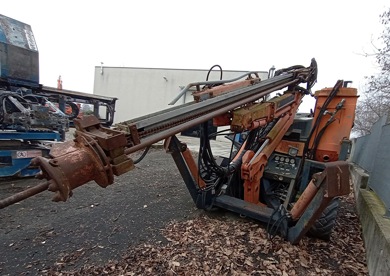 Tamrock Commando 300 - Drilling rig: picture 5 Tamrock Commando 300 - Drilling rig: picture 5