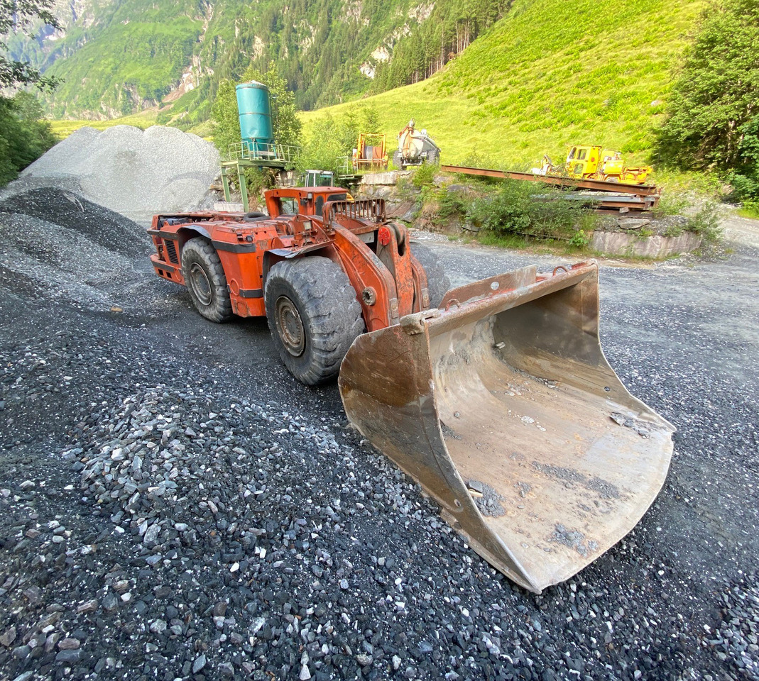 Tamrock Toro 0010 - Mining machinery: picture 2 Tamrock Toro 0010 - Mining machinery: picture 2