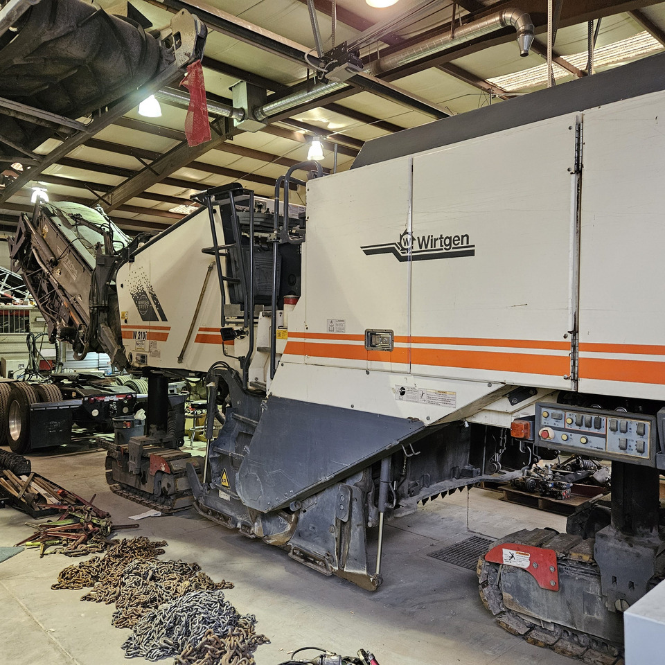 Wirtgen W 210 i - Cold planer: picture 2 Wirtgen W 210 i - Cold planer: picture 2