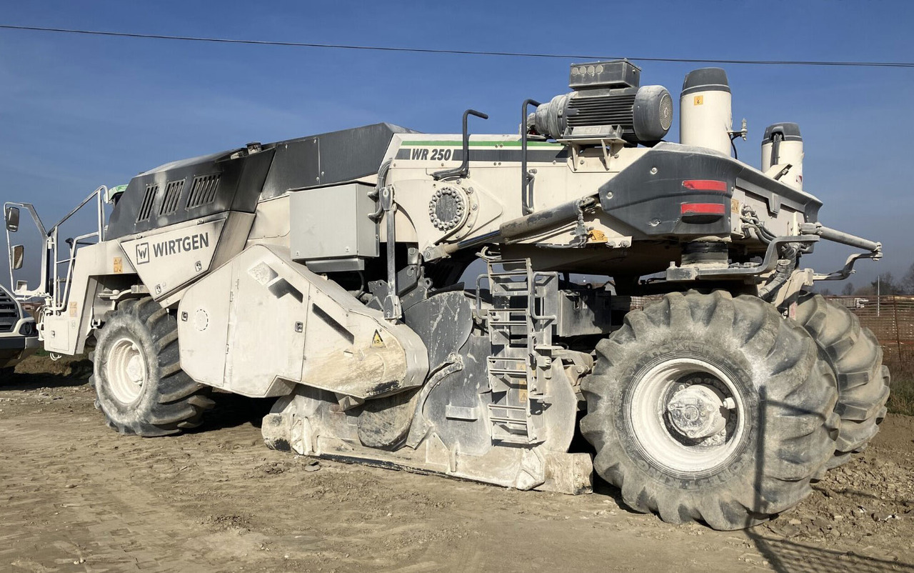 Wirtgen WR 250 I - Soil stabilizer: picture 4 Wirtgen WR 250 I - Soil stabilizer: picture 4
