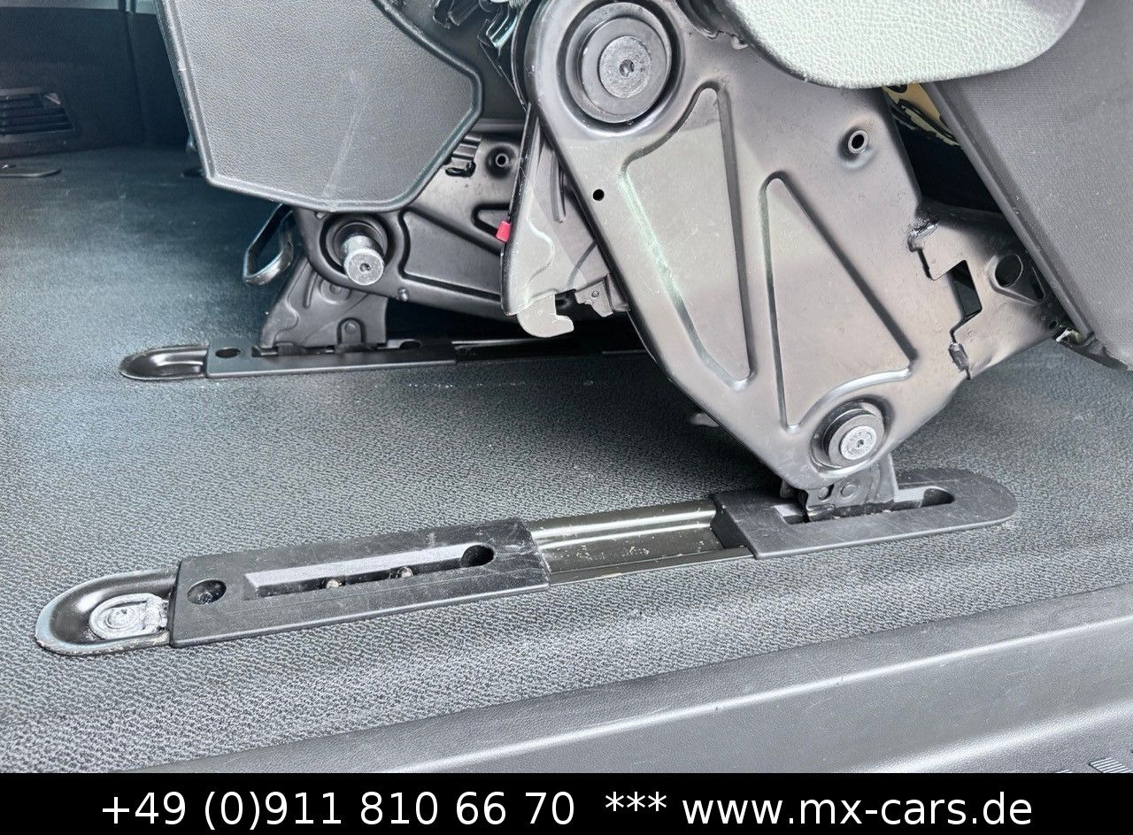 Passenger van Mercedes-Benz Vito 110 CDi Tourer extralang 9 Sitze Bus Klima: picture 18