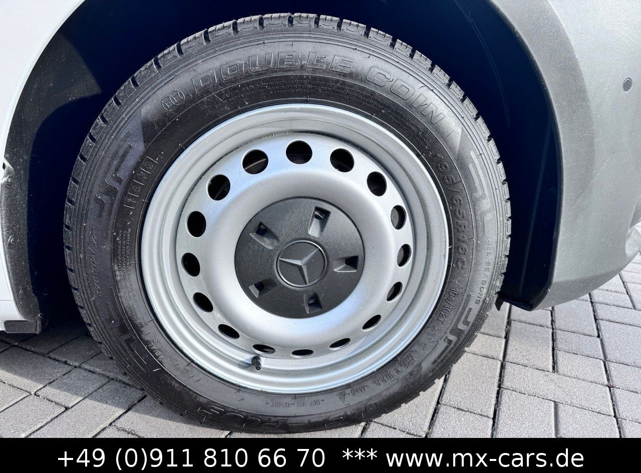Passenger van Mercedes-Benz Vito 110 CDi Tourer extralang 9 Sitze Bus Klima: picture 19