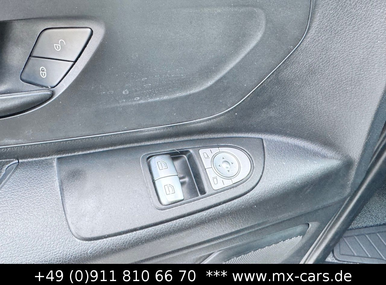 Passenger van Mercedes-Benz Vito 110 CDi Tourer extralang 9 Sitze Bus Klima: picture 26