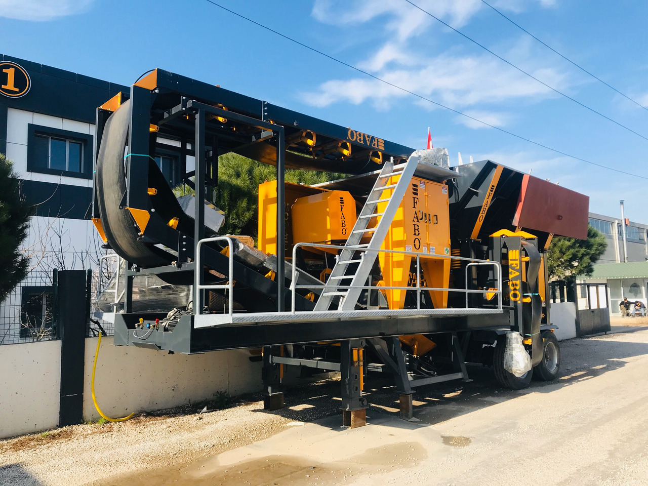 FABO Mobile crusher - Mobile crusher: picture 2 FABO Mobile crusher - Mobile crusher: picture 2