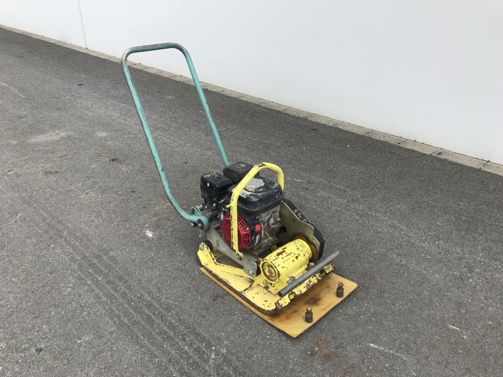 Ammann Rüttelplatte AVP 1240 Gummimatte - Vibratory plate: picture 3 Ammann Rüttelplatte AVP 1240 Gummimatte - Vibratory plate: picture 3