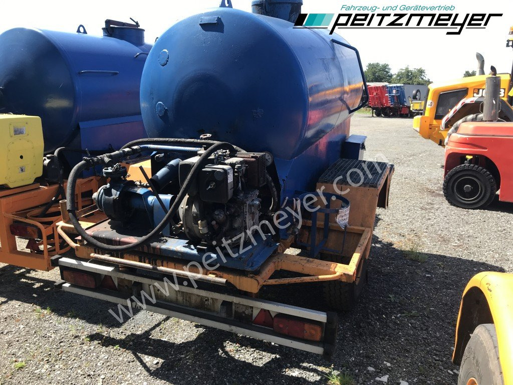 BATHE 1 Achs Anhänger Bitum / Teerkocher - 2,8 m³ Hatz Diesel-Motor 1 D 42 Z - Tank trailer: picture 1 BATHE 1 Achs Anhänger Bitum / Teerkocher - 2,8 m³ Hatz Diesel-Motor 1 D 42 Z - Tank trailer: picture 1