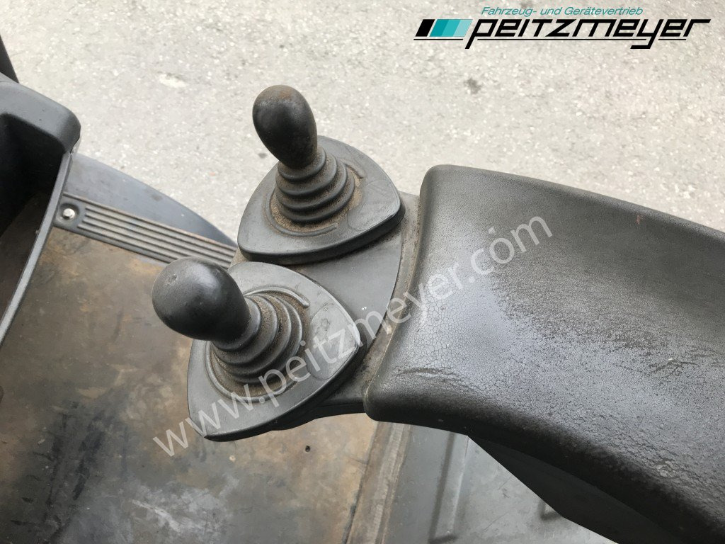 LPG forklift LINDE Gabelstapler H 35 T Gas + Seitenschieber: picture 16