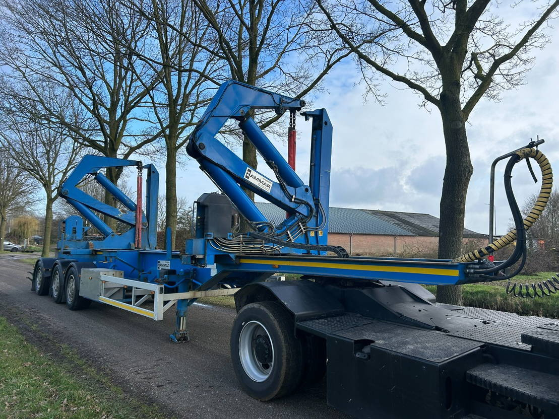 Hammar Sideloader 160 E / 20ft - 2 x 20 ft - 40 - Containers / 33 tons lifting c - Container transporter/ Swap body semi-trailer: picture 5 Hammar Sideloader 160 E / 20ft - 2 x 20 ft - 40 - Containers / 33 tons lifting c - Container transporter/ Swap body semi-trailer: picture 5