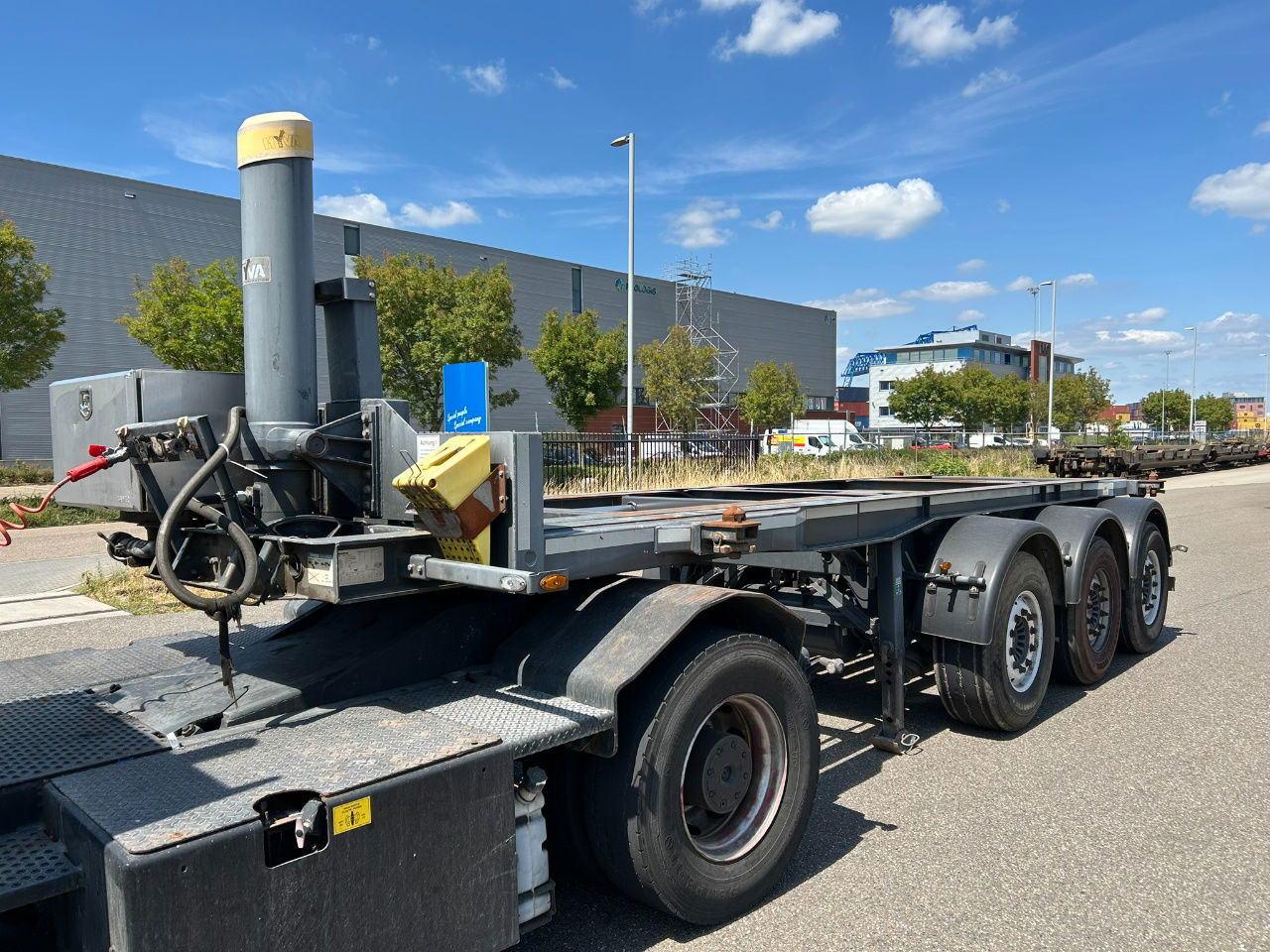 Mafa 20 ft tipping chassis / disc brakes / lifting axle / alcoa wheels / - Container transporter/ Swap body semi-trailer: picture 1 Mafa 20 ft tipping chassis / disc brakes / lifting axle / alcoa wheels / - Container transporter/ Swap body semi-trailer: picture 1
