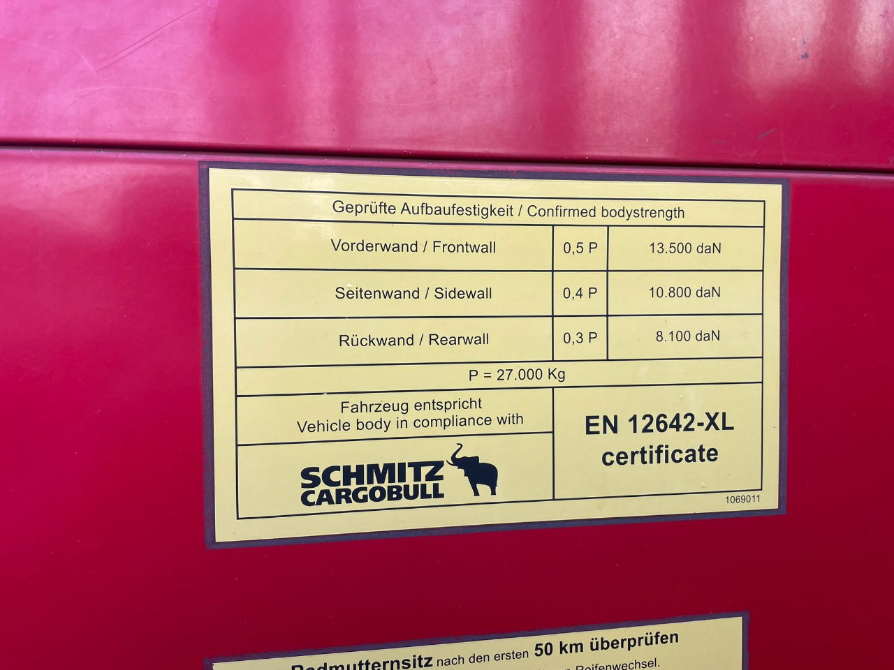 Curtainsider semi-trailer Schmitz Cargobull SCB-S3T EN 12642-XL / Allu borden / disc brakes / 2 x toolbox / tuf 4-2026: picture 9 Curtainsider semi-trailer Schmitz Cargobull SCB-S3T EN 12642-XL / Allu borden / disc brakes / 2 x toolbox / tuf 4-2026: picture 9