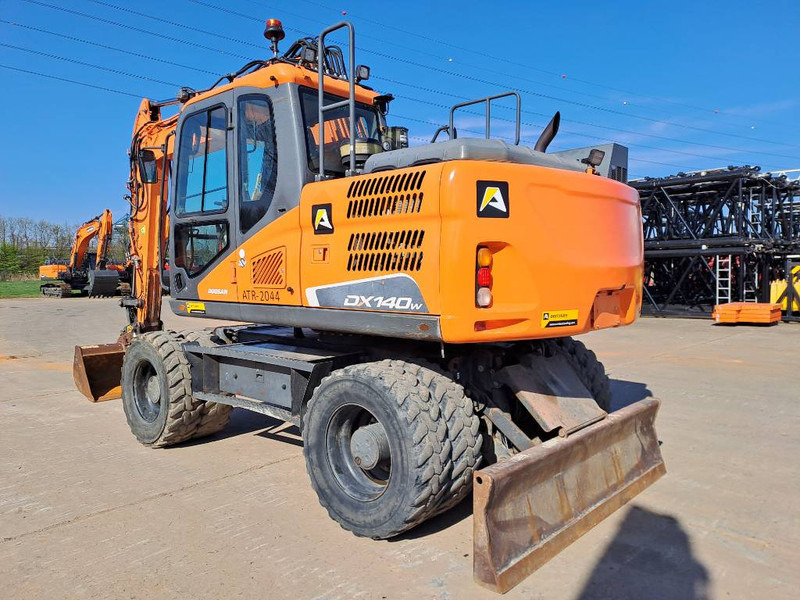 Doosan DX140W-5 - Wheel excavator: picture 2 Doosan DX140W-5 - Wheel excavator: picture 2