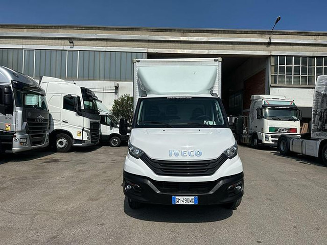 Iveco 35C14 - Box van: picture 3 Iveco 35C14 - Box van: picture 3