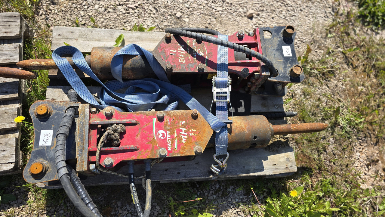Mastermech MHB 11 - Hydraulic hammer for Mini excavator: picture 1 Mastermech MHB 11 - Hydraulic hammer for Mini excavator: picture 1